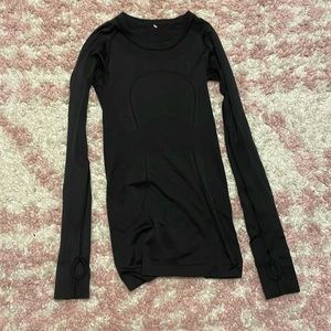 Black lululemon swiftly tech long sleeve